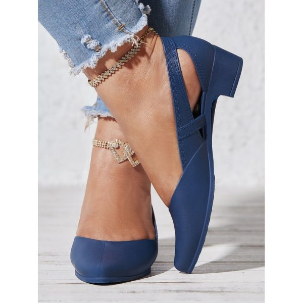 Waterproof Hollow Out Block Heel Beach Shoes - Image 4