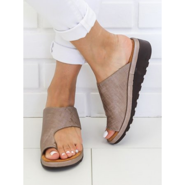 Women Casual Low Heel Open Toe Casual Sliver Sandals - Image 5
