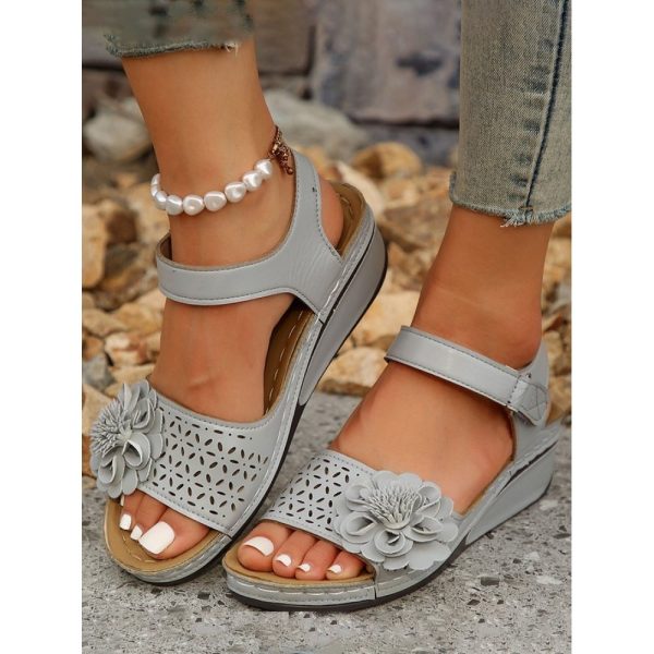 Retro casual three-dimensional flower hollow breathable wedge sandals - Image 18