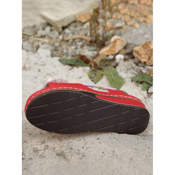 Retro casual three-dimensional flower hollow breathable wedge sandals - Image 4