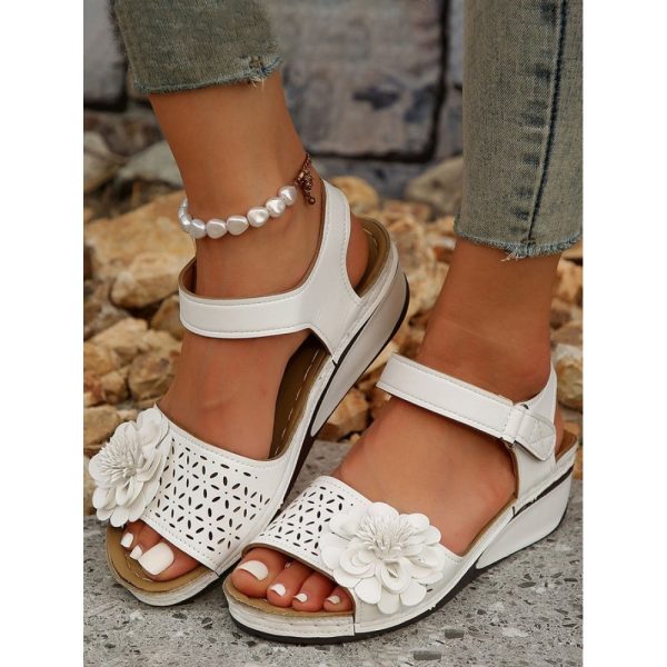 Retro casual three-dimensional flower hollow breathable wedge sandals - Image 9
