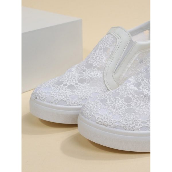 Flower Embroidery Detail Hidden Heeled Shoes - Image 25