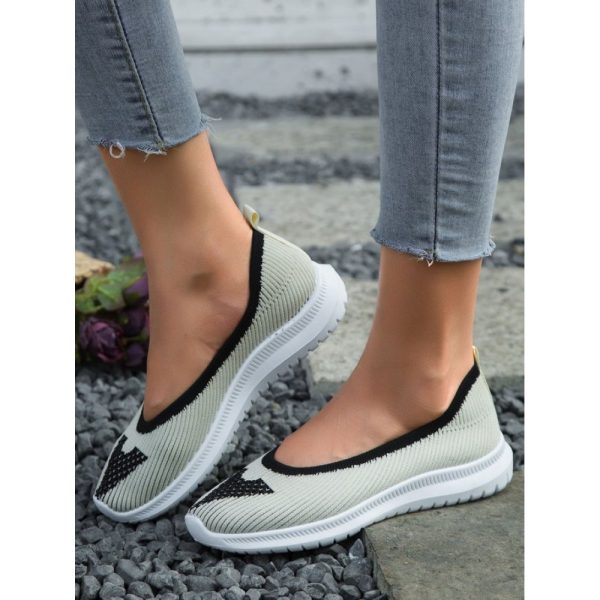 Casual Black and White Contrast Color Fly Knit Sneakers - Image 3